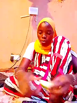 cute naimah online show from November 2025 01:59:01 PM