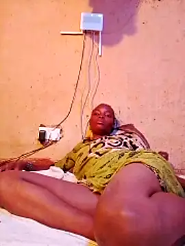 cute naimah online show from December 2025 10:02:01 PM