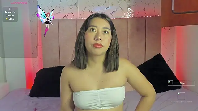 sexylaurita online show from November 2025 01:11:01 PM