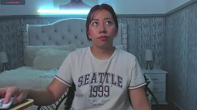 sexylaurita online show from April 2026 11:39:01 AM