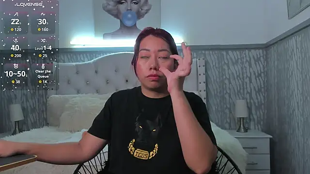 sexylaurita online show from April 2026 11:16:01 AM