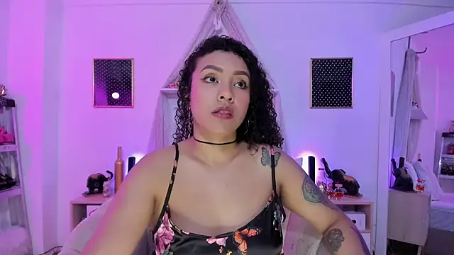Zoe Gruber online show from October 2025 06:22:02 PM