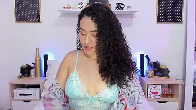 Zoe Gruber online show from October 2025 06:30:01 PM