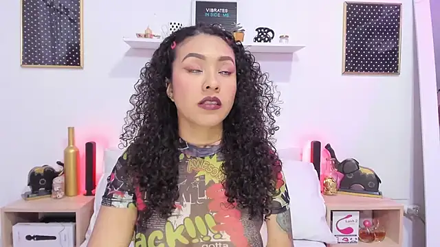 Zoe Gruber online show from October 2025 03:31:01 PM