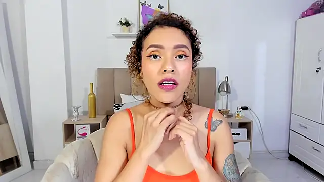 Snapshot of Zoe_Gruber chatting on June 2026 12:01:02 AM Zoe Gruber online show from June 2026 12:01:02 AM