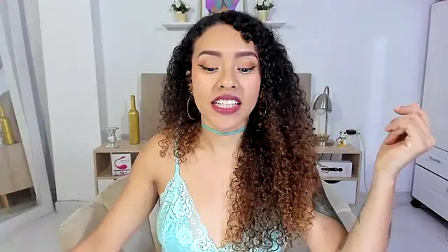 Snapshot of Zoe_Gruber chatting on June 2026 12:12:01 AM Zoe Gruber online show from June 2026 12:12:01 AM