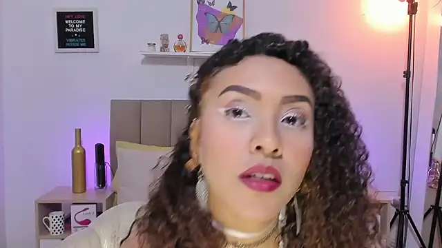 Snapshot of Zoe_Gruber chatting on November 2025 08:23:01 PM Zoe Gruber online show from November 2025 08:23:01 PM