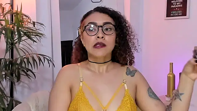 Snapshot of Zoe_Gruber chatting on November 2025 12:33:02 AM Zoe Gruber online show from November 2025 12:33:02 AM