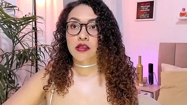 Snapshot of Zoe_Gruber chatting on December 2025 11:59:02 PM Zoe Gruber online show from December 2025 11:59:02 PM