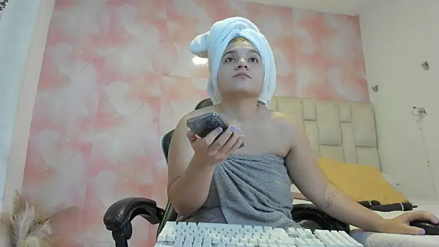 emily lean  online show from June 2026 08:47:02 PM