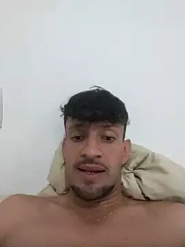 Snapshot of Robertao20cm chatting on December 2024 07:27:02 PM Robertao20cm online show from December 2024 07:27:02 PM
