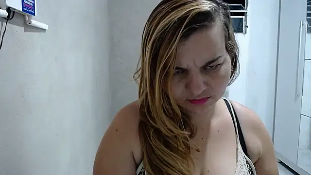 Snapshot of laiscibelle chatting on February 2026 04:41:02 AM laiscibelle online show from February 2026 04:41:02 AM