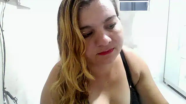 Snapshot of laiscibelle chatting on February 2026 05:07:02 AM laiscibelle online show from February 2026 05:07:02 AM