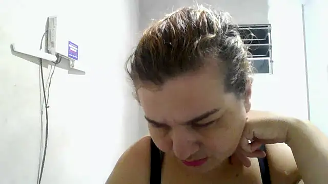 Snapshot of laiscibelle chatting on February 2026 03:59:01 AM laiscibelle online show from February 2026 03:59:01 AM