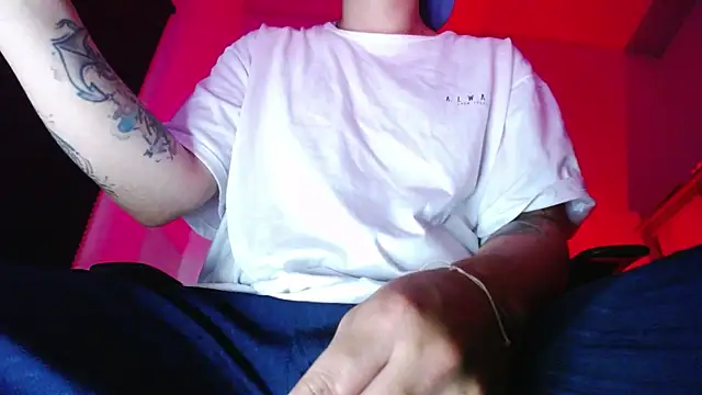 zacwatson  online show from November 2025 01:15:01 AM