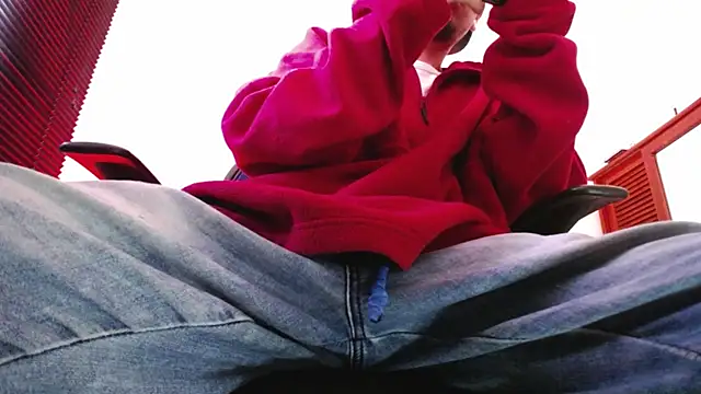 zacwatson  online show from March 2026 08:09:01 PM