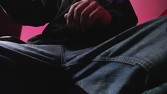 zacwatson  online show from October 2025 04:13:01 AM