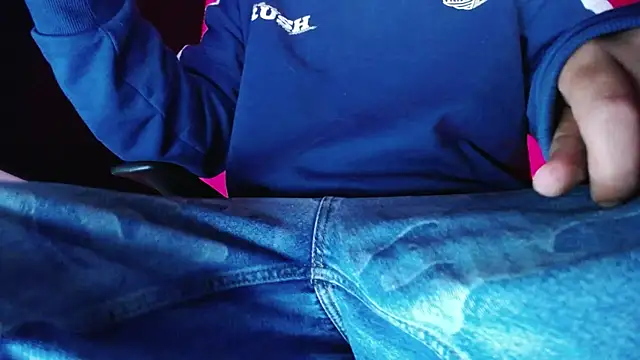 zacwatson  online show from November 2025 05:44:01 AM