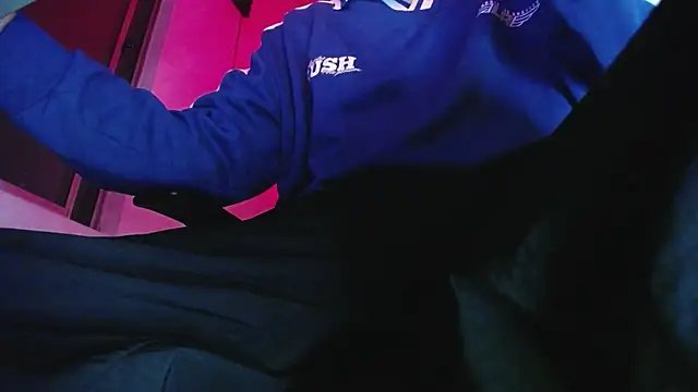 zacwatson  online show from January 2026 04:40:01 AM