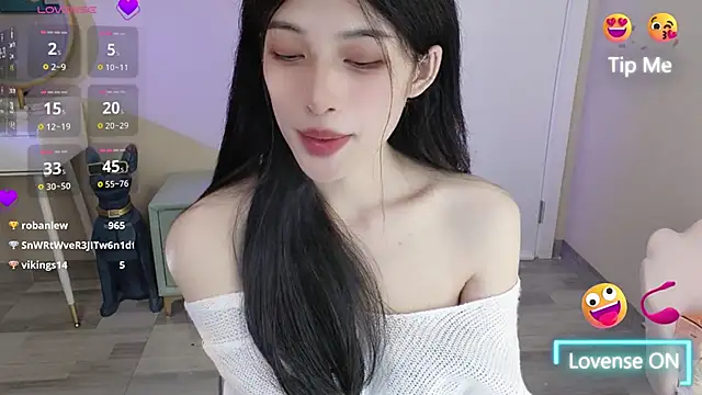 Snapshot of Aurora_99 chatting on December 2024 10:04:02 AM Aurora 99 online show from December 2024 10:04:02 AM
