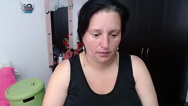 CristialJones  online show from October 2025 01:56:01 PM
