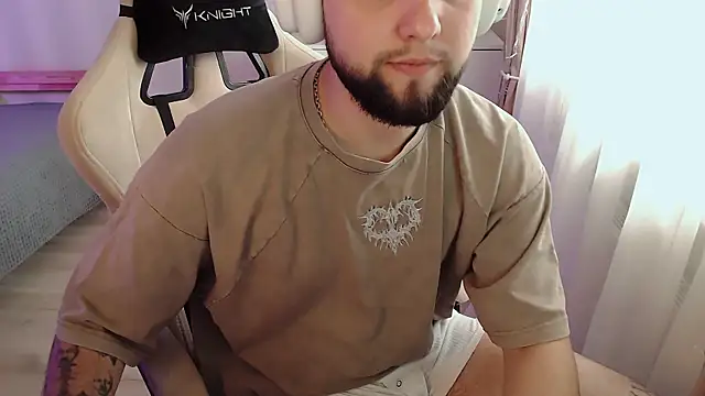 ChillyXO online show from April 2026 10:22:02 AM