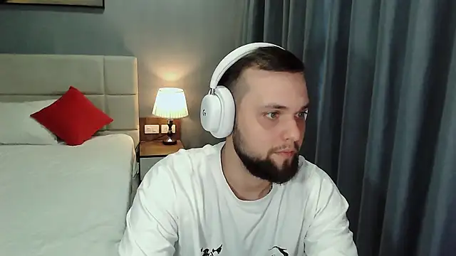ChillyXO online show from June 2026 12:38:02 AM