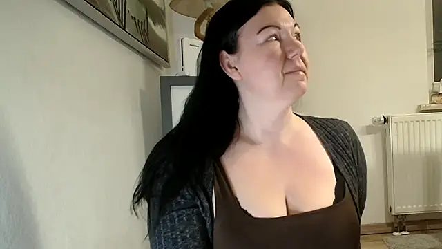 p6w official online show from December 2025 04:49:02 AM