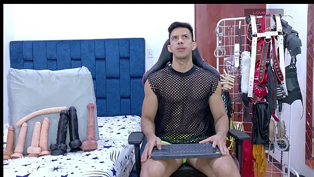 JoseRumbero26 online show from May 2026 12:00:01 PM