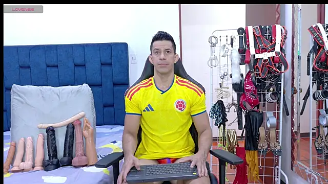 JoseRumbero26 online show from June 2026 12:54:01 PM