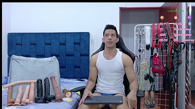 JoseRumbero26 online show from February 2026 04:03:01 AM