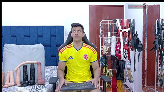 JoseRumbero26 online show from June 2026 12:16:01 PM