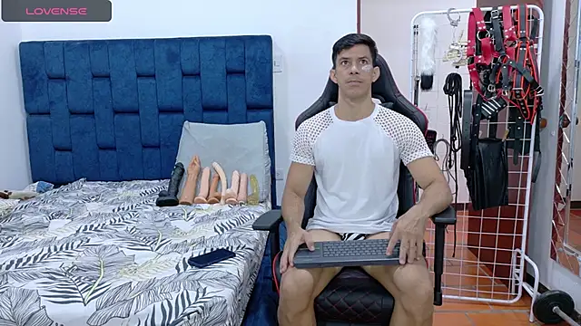 JoseRumbero26 online show from September 2025 01:06:02 PM