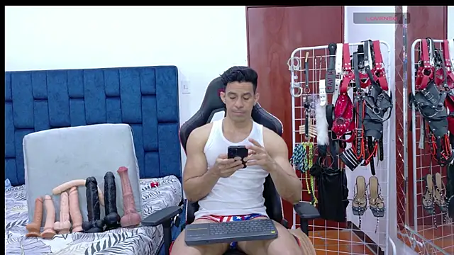 JoseRumbero26 online show from May 2026 01:00:01 AM