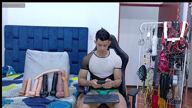 JoseRumbero26 online show from June 2026 11:22:01 AM