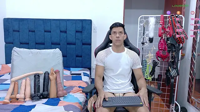 JoseRumbero26 online show from February 2026 01:45:01 AM