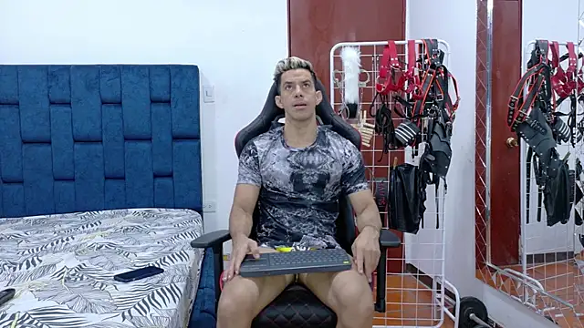 Snapshot of JoseRumbero26 chatting on November 2025 12:09:02 PM JoseRumbero26 online show from November 2025 12:09:02 PM