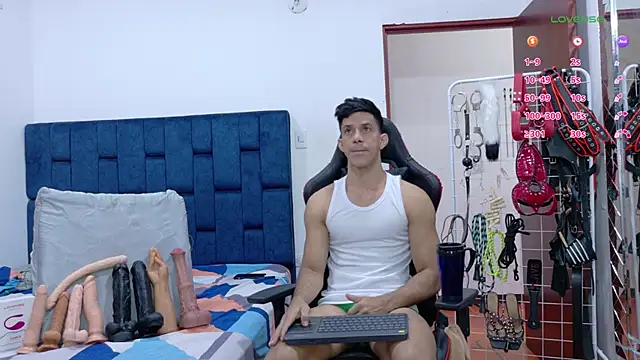 JoseRumbero26 online show from February 2026 02:03:01 PM