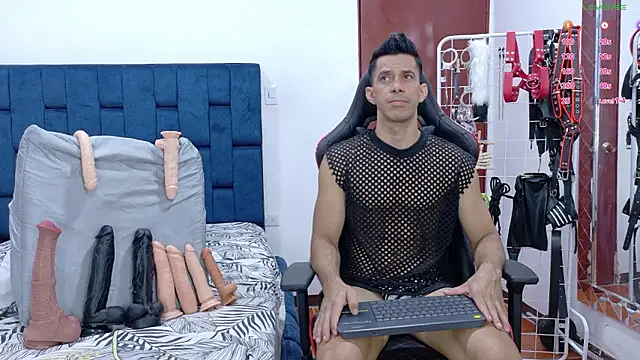 JoseRumbero26 online show from February 2026 11:47:01 PM