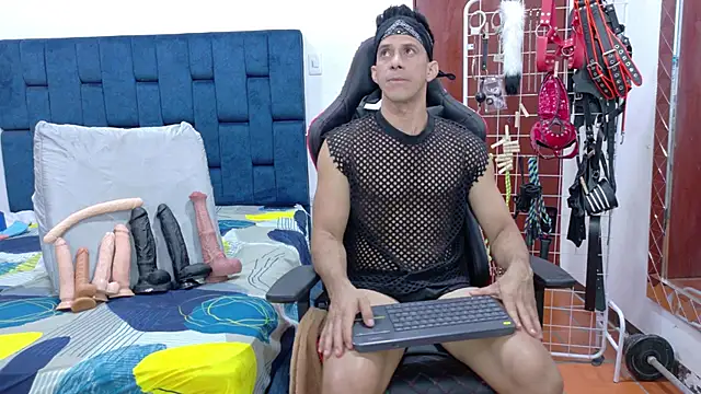 JoseRumbero26 online show from February 2026 02:54:02 AM