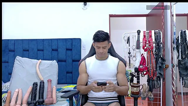 JoseRumbero26 online show from April 2026 01:02:01 PM