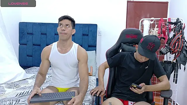 JoseRumbero26 online show from October 2025 12:07:01 PM