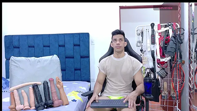 JoseRumbero26 online show from May 2026 11:58:01 AM