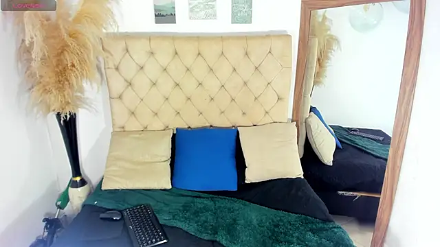 helena copper  online show from November 2025 08:23:02 PM