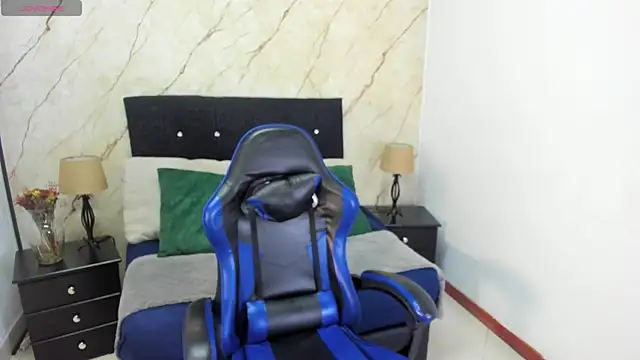 helena copper  online show from April 2026 03:19:01 AM