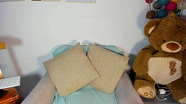 helena copper  online show from March 2026 03:57:02 AM