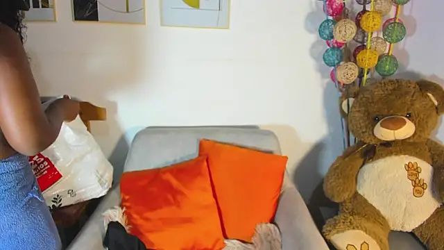 helena copper  online show from March 2026 01:39:01 AM