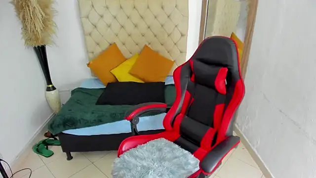 helena copper  online show from April 2026 03:30:01 AM