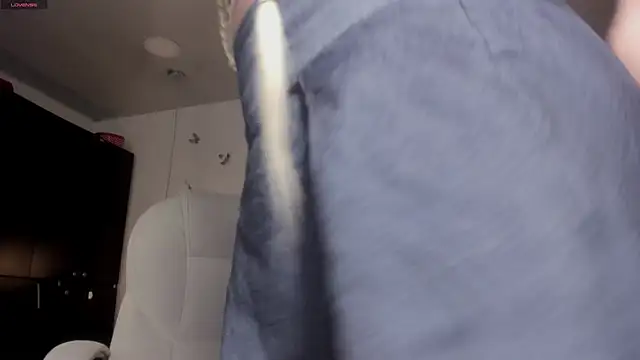 conny  curly online show from May 2026 01:23:01 PM