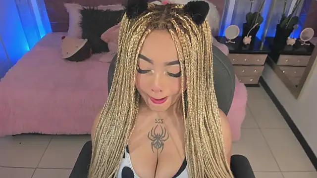 conny  curly online show from October 2025 01:58:02 PM